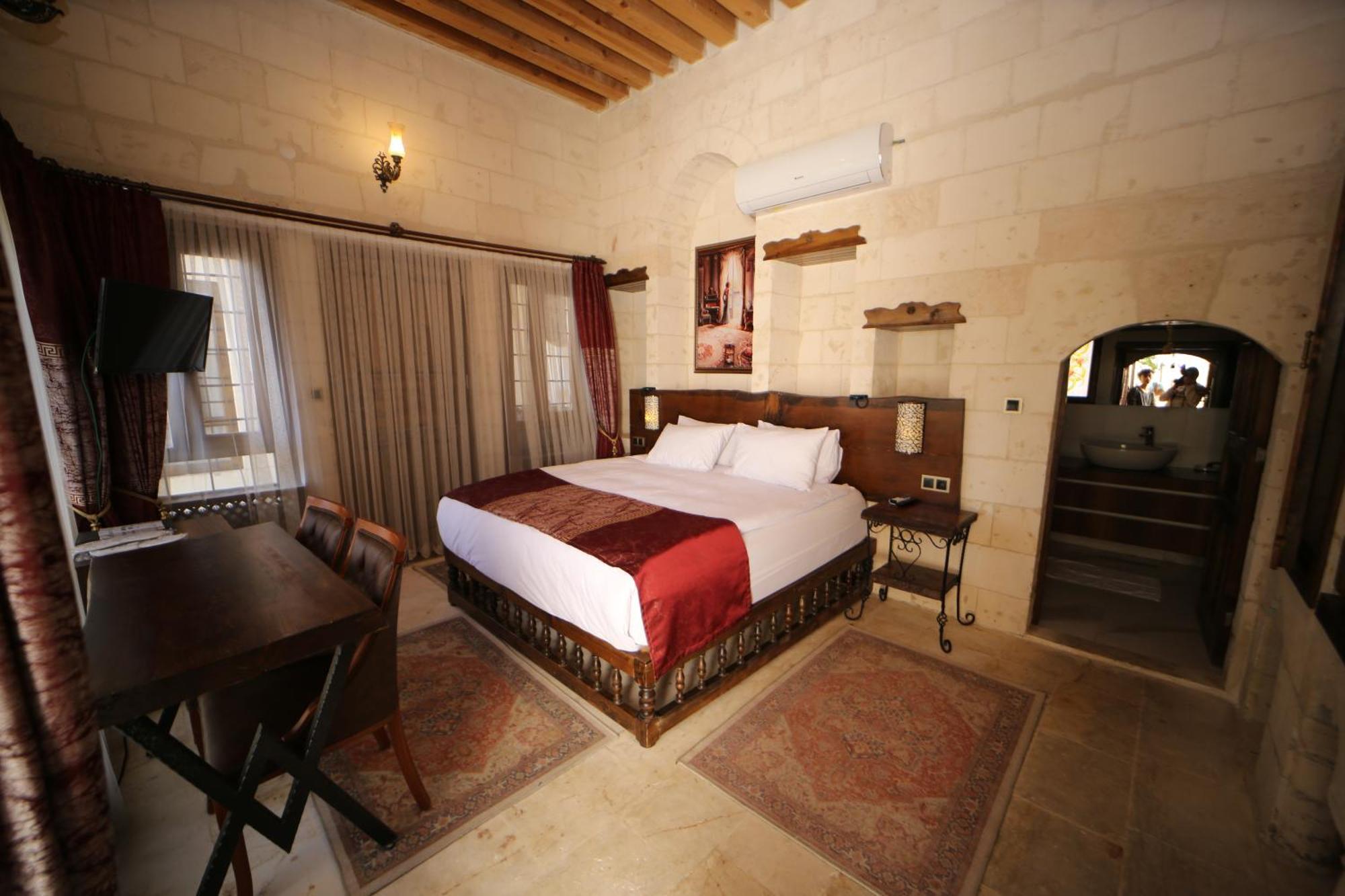 Tessera Otel *